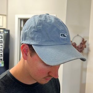 Blue denim vineyard vines hat